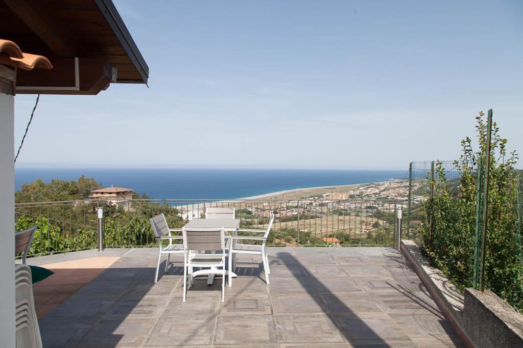 B&B Le Rose Del Tirreno Falerna Dış mekan fotoğraf